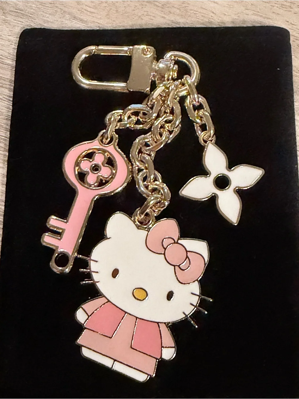 Source Unknown Pink and White Hello Kitty Enamel Key & Card Holder Charm